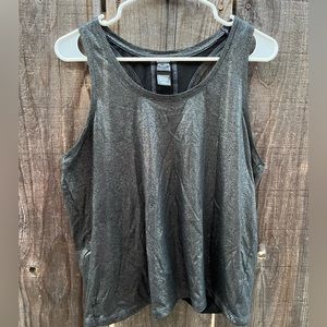 Victoria Sport stunning metallic active top